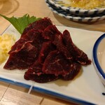 立呑み晩杯屋  - クジラ刺し