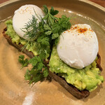 KYOTO BISTRO - 半熟卵とアボカドペーストのオープンサンド¥1400