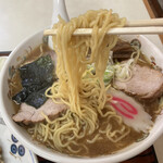 三栄ラーメン - 麺