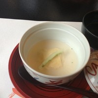とうふ屋うかい 鷺沼店 - 湯葉汁　湯葉と豆乳汁