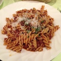 オステリア ガウダンテ 大阪駅前第4ビル店 - ねじりショートパスタのミートソース