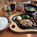 びっくりドンキー - 料理写真:ランチハンバーグ&コロコロステーキセット　ライス大盛り