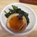 味噌の樽匠 - サービスの煮玉子