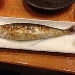 Sushidokoro Kan - 鰯の塩焼き。仕入れ、鮮度が違うから、脂の乗り旨味が完璧...