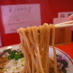 カドヤ食堂 - 麺はもっちもち♪美味しい麺でした！！　（みそラーメン）