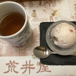 荒井屋 - デザート: 苺アイス