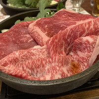 荒井屋 本店 - 名代 牛鍋、一人鍋で出てくる。この日は仙台牛だった。