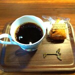 Cafe AWAKE - ■レーズン入りスコーン
■コーヒー
■おかわりの鍵