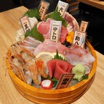 Izakaya Niningashi - 大漁桶盛 お刺身9点盛