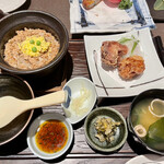 大衆割烹樋口 - 樋口御膳
炊き立ての鶏飯、「伝統」の唐揚げ、お味噌汁