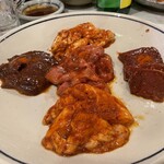 焼肉 幸福 - ホルモン盛り合わせ 辛めで！