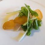 （h）etta - ひらめのカルパッチョ　自家製カラスミ　セロリ