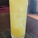 （h）etta - 自家製すだちリキュール　ソーダ割