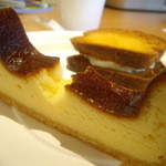 シニフィアン シニフィエ - ﾊﾟﾙﾐｼﾞｬｰﾉ･ﾚｯｼﾞｬｰﾉ使用ﾀﾙﾄ･ﾌﾛﾏｰｼﾞｭ　奥：胡瓜+ｻﾜｰｸﾘｰﾑをﾌﾞﾘｵｯｼｭﾄﾏﾄでｻﾝﾄﾞ