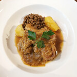 アルカフェ - チキンとニンニクの煮込み　レンズ豆添え