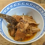 らかん寿し 松月 - 骨まで食べられる鰤の煮物