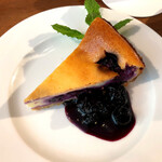 アルカフェ - 自家製ヨーグルトのブルーベリーケーキ