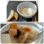アマルフィイ ウノ - 冬の鎌倉野菜スープ
根菜がゴロゴロ入るミネストローネ、添えられた硬いバゲットを細かく砕き浮き実にしていただきました。