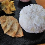 きまぐれひよこ - おにぎり