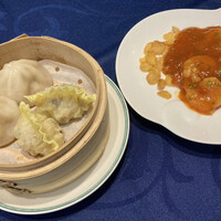 中国料理 桃李 - 小籠包、フカヒレ入り蒸し餃子、エビチリ