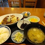 花半 - 和牛のスジ煮込み定食