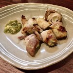 宵ノねこ - 三浦豚の葱巻き ワサビ炙り