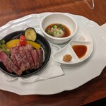 ロイヤルホスト - 黒毛和牛ステーキ～４種の味わい～（2398円）