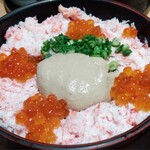 Notomae Sushi Morimori Sushi - 中央がかに味噌。臭みが無くて美味しかったです