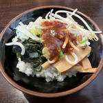 横浜家系ラーメン 吟家 - ビビンバ丼