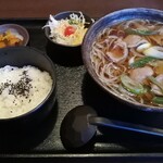 正直家 イオンタウン平岡店 - 鴨南ばんセット(小ライス・つけ物・ミニサラダ付き/860円)