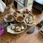 ツリーズ コーヒー カンパニー - パン食べ放題コーナー