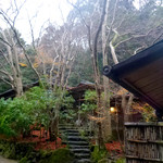 奈良・春日奥山 月日亭 - 朝の建物