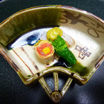 奈良・春日奥山 月日亭 - 酢の物　平貝柱・鮭の湯葉巻・菜の花