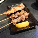 焼き鳥 武士 - 葱肉 ￥240    はつ ￥180    砂肝 ￥190