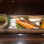 割烹 渡邊 - 左から、ナマコ、モロコと海老、堀川ごぼうとカラスミ