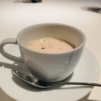 カンブーザ - ① 先付：和歌山産赤大根（紅くるり）の温製ポタージュ、黒胡椒掛け