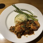 Hop Social Tavern - Chicken Marsala/$18.99