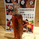 創作家庭料理 ソラクル - お茶としてウーロン茶が瓶で提供されました。