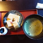 甘味処弁慶 - お抹茶とのセット。