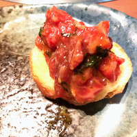 生粋 - ユッケのブルスケッタ、もう少しサイズアップして欲しいなぁ〜(^^)