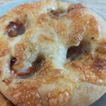 こんがりや - ドライトマトチーズ  これも旨い