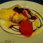 シェ・ムラ - ﾏｽｶﾙﾎﾟｰﾈ&ﾍﾞﾘｰｿｰｽのｸﾚｰﾌﾟ包みとソルベ