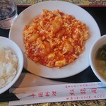紅龍閣 - エビと玉子のチリソース¥816+税