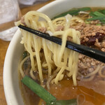 鮮味館 - 台湾ラーメンの麺です