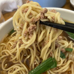 鮮味館 - 後から辛さがくる台湾ラーメンです