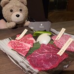 旬の野菜と焼肉 大地の匠 - 未来のめむろうし部位食べ比べ