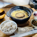 オカエリ - お昼のOkaeriごはん定食（土鍋スープハンバーグ）1320円