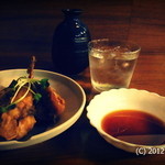 酒房 武蔵 - ふぐの唐揚と白波のロック。