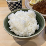 丸一 - ライス小ぶり。