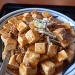 台湾料理　龍府 - 麻婆飯、米粒が小さいタイプ。ご飯が見えるタイプ
